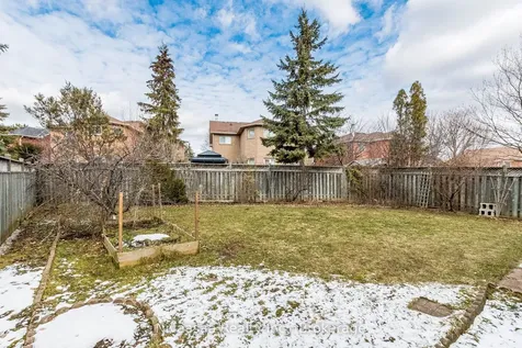 33 Pantages Court Brampton ON L6S 5B7