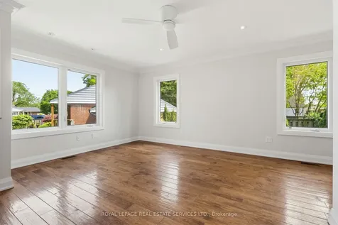 652 Hillcrest Drive Burlington ON L7R 3A7