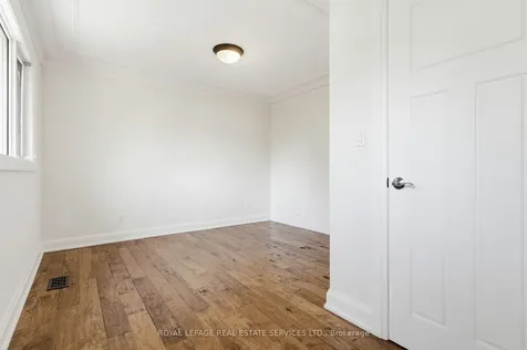 652 Hillcrest Drive Burlington ON L7R 3A7