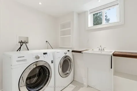 652 Hillcrest Drive Burlington ON L7R 3A7