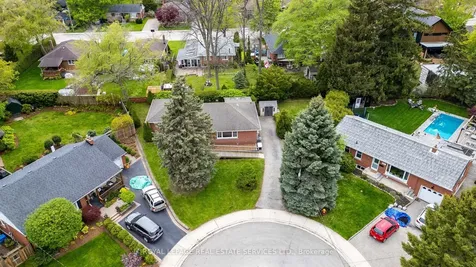 652 Hillcrest Drive Burlington ON L7R 3A7