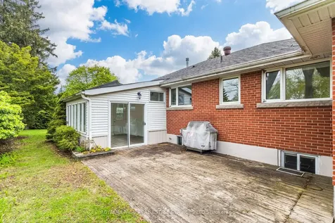 652 Hillcrest Drive Burlington ON L7R 3A7