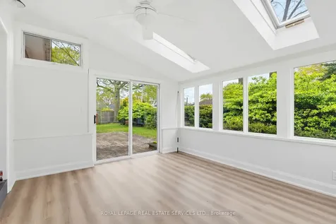 652 Hillcrest Drive Burlington ON L7R 3A7