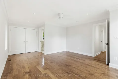 652 Hillcrest Drive Burlington ON L7R 3A7