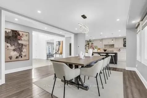 5683 Oldcastle Crescent Mississauga ON L5M 4X6