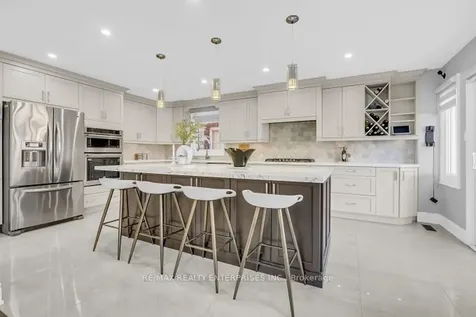 5683 Oldcastle Crescent Mississauga ON L5M 4X6