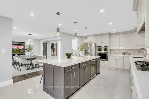 5683 Oldcastle Crescent Mississauga ON L5M 4X6