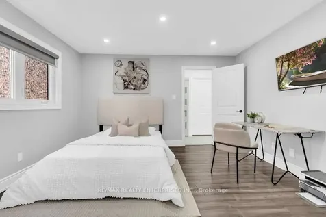 5683 Oldcastle Crescent Mississauga ON L5M 4X6