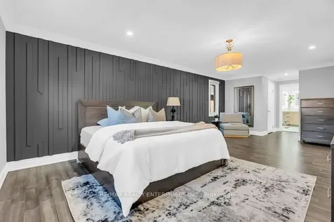 5683 Oldcastle Crescent Mississauga ON L5M 4X6