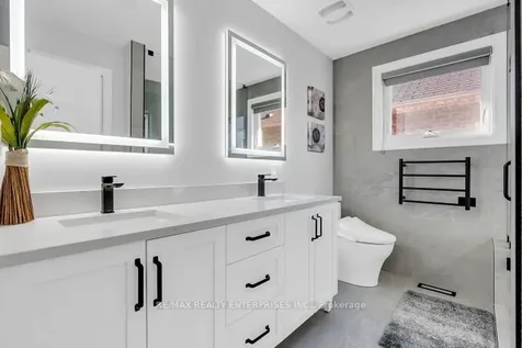 5683 Oldcastle Crescent Mississauga ON L5M 4X6