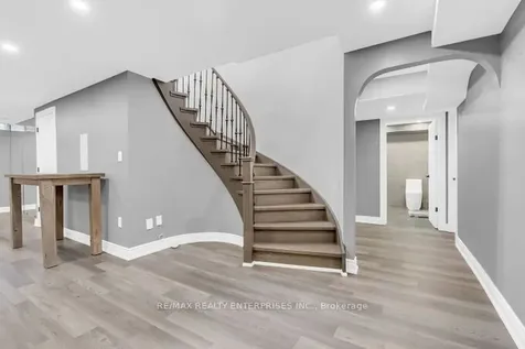 5683 Oldcastle Crescent Mississauga ON L5M 4X6