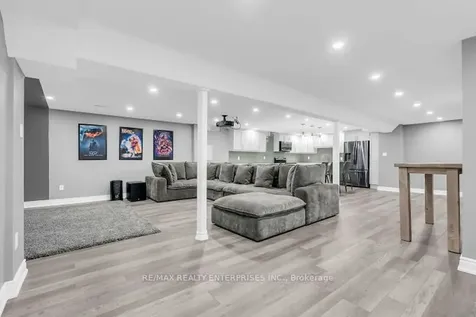 5683 Oldcastle Crescent Mississauga ON L5M 4X6