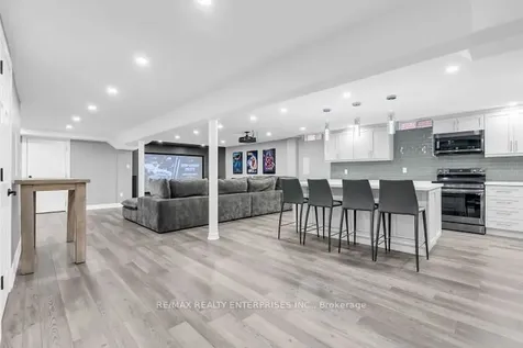 5683 Oldcastle Crescent Mississauga ON L5M 4X6