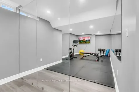 5683 Oldcastle Crescent Mississauga ON L5M 4X6