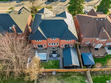 5683 Oldcastle Crescent Mississauga ON L5M 4X6