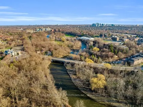5683 Oldcastle Crescent Mississauga ON L5M 4X6
