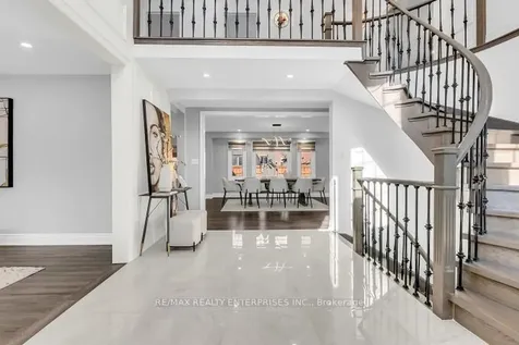 5683 Oldcastle Crescent Mississauga ON L5M 4X6