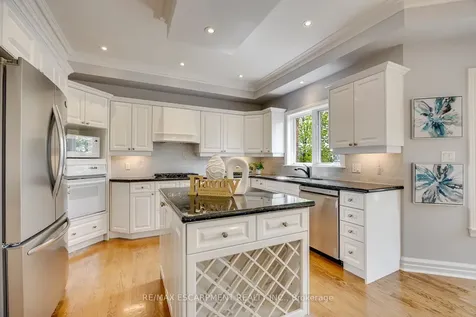 2108 Arbourview Drive Oakville ON L6M 3P3
