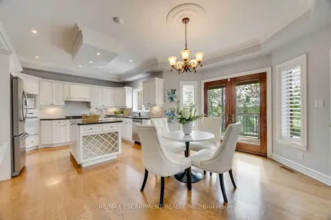 2108 Arbourview Drive Oakville ON L6M 3P3