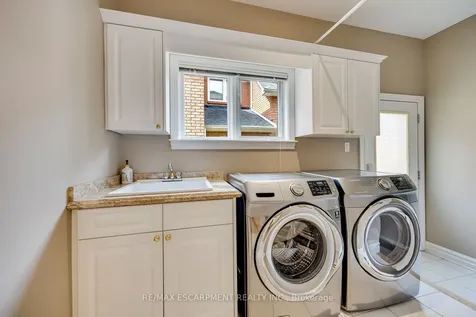 2108 Arbourview Drive Oakville ON L6M 3P3