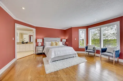 2108 Arbourview Drive Oakville ON L6M 3P3