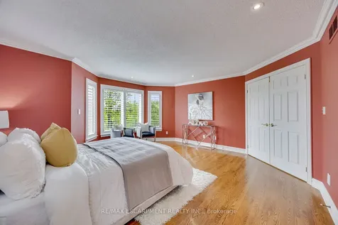 2108 Arbourview Drive Oakville ON L6M 3P3