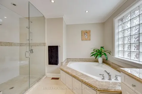 2108 Arbourview Drive Oakville ON L6M 3P3