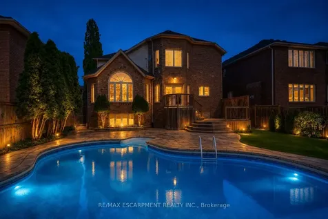 2108 Arbourview Drive Oakville ON L6M 3P3