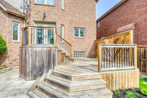 2108 Arbourview Drive Oakville ON L6M 3P3