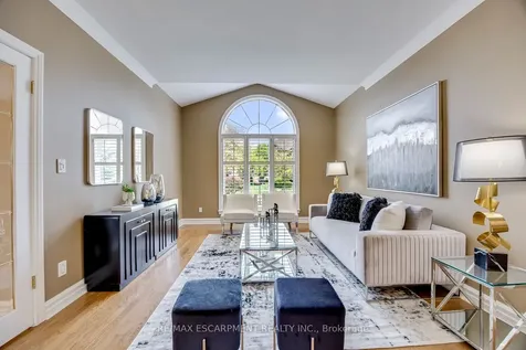 2108 Arbourview Drive Oakville ON L6M 3P3
