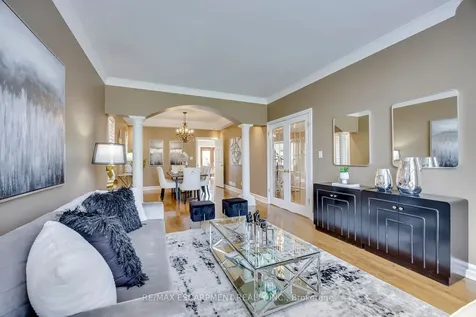 2108 Arbourview Drive Oakville ON L6M 3P3