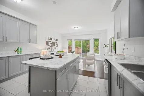 29 Summerbeam Way Brampton ON L6Y 0E3