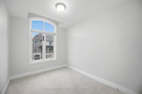 29 Summerbeam Way Brampton ON L6Y 0E3