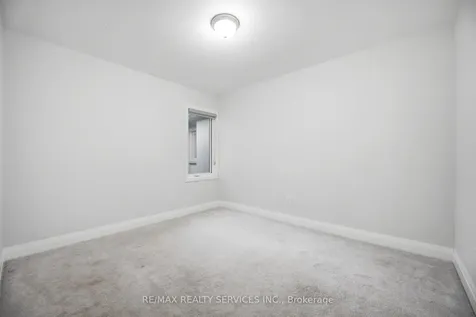 29 Summerbeam Way Brampton ON L6Y 0E3