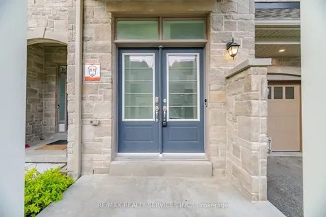 29 Summerbeam Way Brampton ON L6Y 0E3