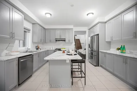 29 Summerbeam Way Brampton ON L6Y 0E3