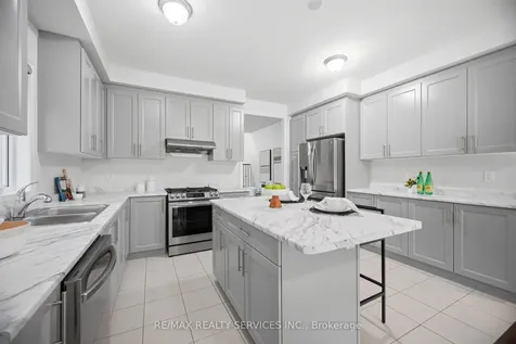 29 Summerbeam Way Brampton ON L6Y 0E3