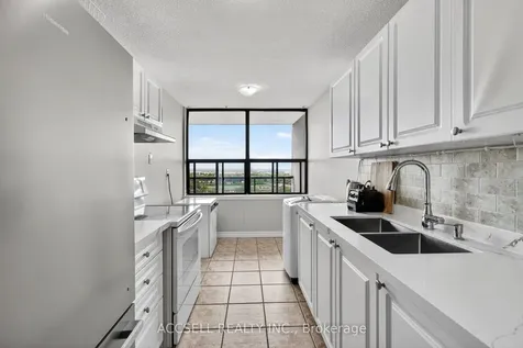 17 Knightsbridge Road Brampton ON L6T 3X9