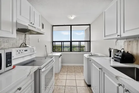 17 Knightsbridge Road Brampton ON L6T 3X9