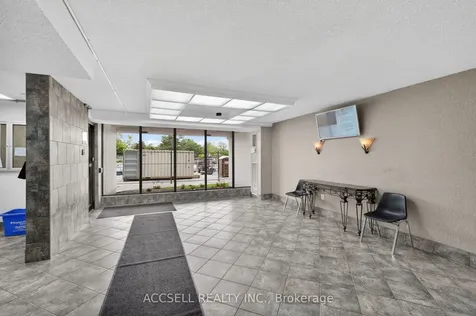 17 Knightsbridge Road Brampton ON L6T 3X9
