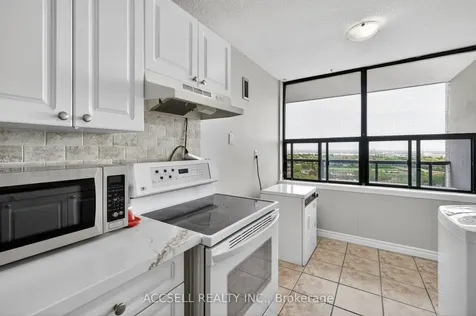 17 Knightsbridge Road Brampton ON L6T 3X9