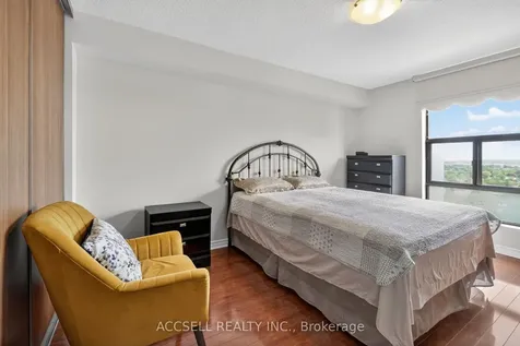 17 Knightsbridge Road Brampton ON L6T 3X9