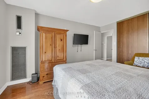 17 Knightsbridge Road Brampton ON L6T 3X9