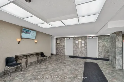 17 Knightsbridge Road Brampton ON L6T 3X9