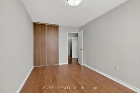 17 Knightsbridge Road Brampton ON L6T 3X9