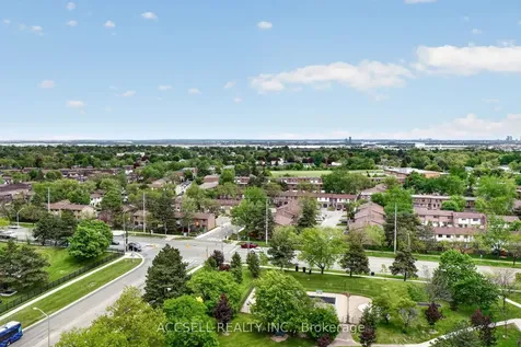 17 Knightsbridge Road Brampton ON L6T 3X9