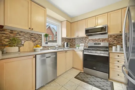 5131 Thornburn Drive Burlington ON L7L 6K2