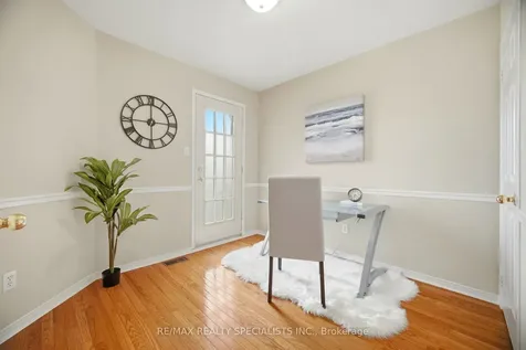 5131 Thornburn Drive Burlington ON L7L 6K2