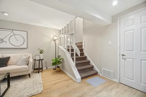 5131 Thornburn Drive Burlington ON L7L 6K2