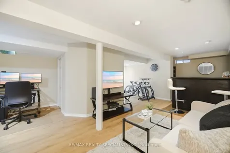 5131 Thornburn Drive Burlington ON L7L 6K2